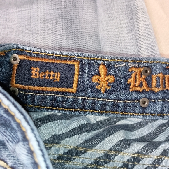 Rock Revival Distressed Thrash Grunge Blue Designer Jeans (#259) - Picture 3 of 11